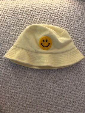 Kids Yellow Smile Patch Bucket Hat ajustable